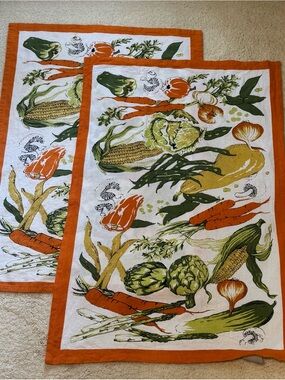 Harvest / Vegetable Print Fine French Tea Towels - Kitchen Linens
